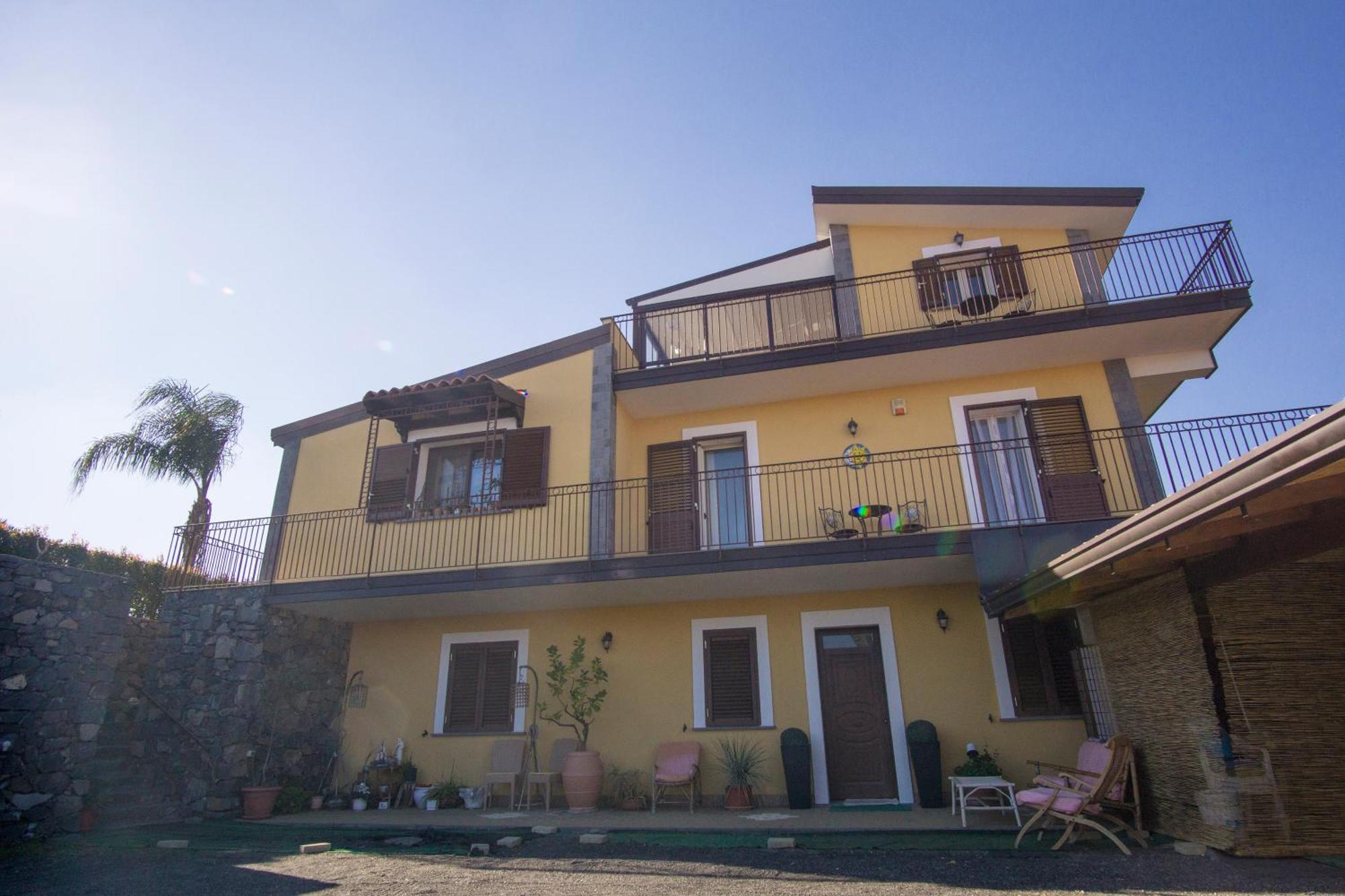 Villa Gusmano 皮耶迪蒙泰埃特内奥 外观 照片
